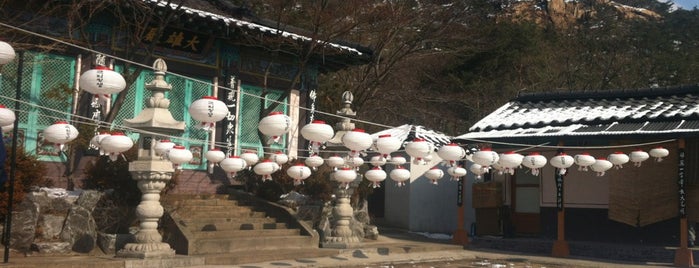 불광사 (佛光寺) is one of Samgaksan Hike.