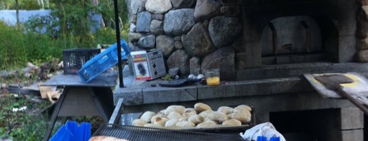 Orange Peel Bakery is one of Martha's Vineyard Hot Spots.