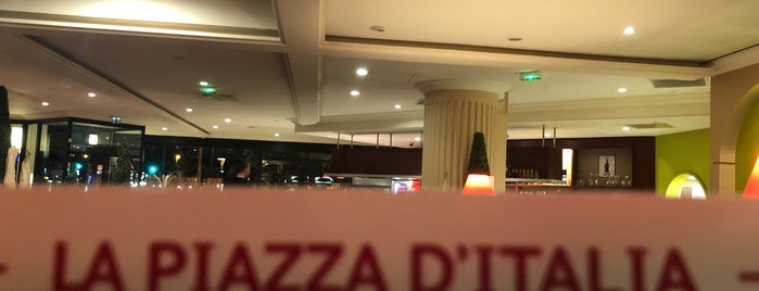 Piazza d'Italia is one of Amélieさんのお気に入りスポット.