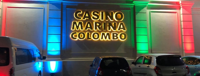 Marina Bay Hotel & Casino is one of Lugares favoritos de Tutku.