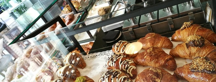 Crois' - Croissant Gourmet is one of Barcelona.