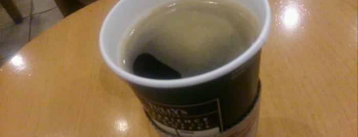 Tully's Coffee is one of カフェのレビューと喫煙情報.