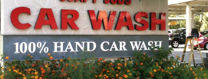 Soapy Suds Car Wash is one of สถานที่ที่ Tina ถูกใจ.