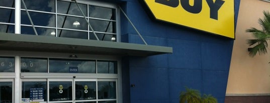 Best Buy is one of Lieux qui ont plu à Jose Fernando.