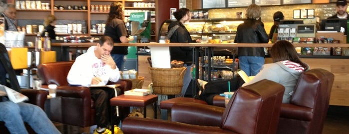 Starbucks is one of Tempat yang Disimpan David.