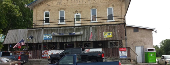 Tippy Canoe Bar & Grill is one of Tempat yang Disukai Chuck.