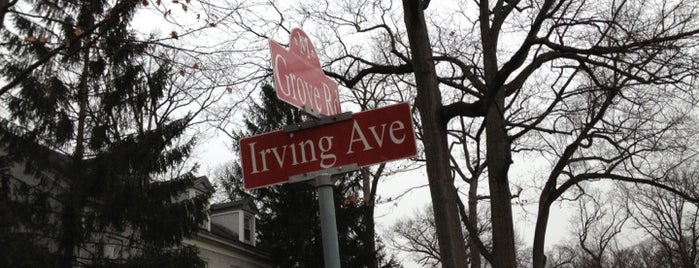 Irving Avenue is one of Denise D.さんのお気に入りスポット.