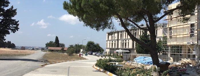 T.C. İstanbul Sabahattin Zaim Üniversitesi is one of Tempat yang Disukai Ebru.