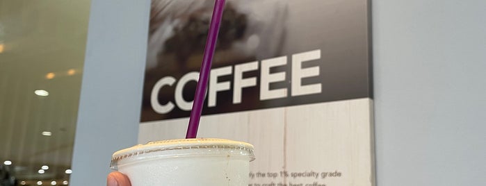 The Coffee Bean & Tea Leaf is one of In search for the perfect cramming place.