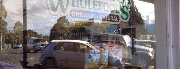 Harvest Wholefood Organics is one of Lugares favoritos de Simone.