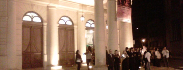 Teatro Coliseu is one of Lieux qui ont plu à Murilo.