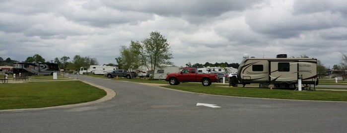 Red Shoes RV Resort At Coushatta is one of Rita’s Liked Places.