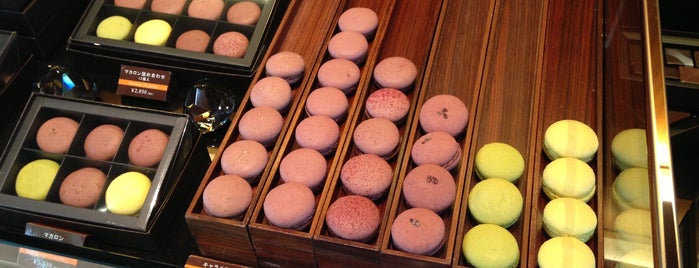 Le chocolat de H is one of Tokyo-Must to go.