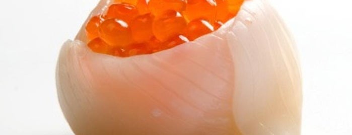 Dakoky sushi fusion is one of Carolinaさんの保存済みスポット.