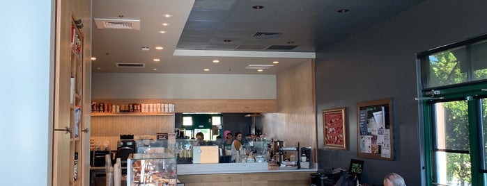 Starbucks is one of Lugares favoritos de Rei Alexandra.