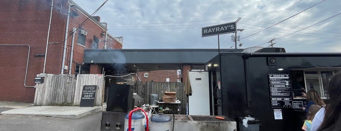 RayRay's Hog Pit is one of Want to Visit Places.
