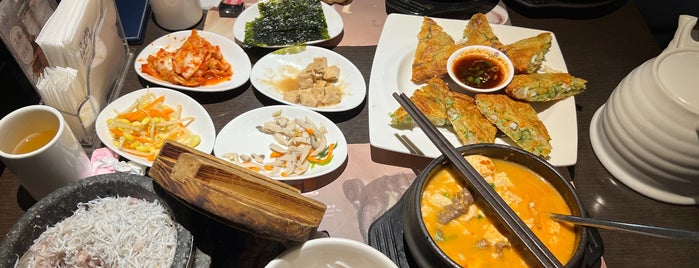 涓豆腐 Dubu House is one of Taipei EATS - Asian restaurants.