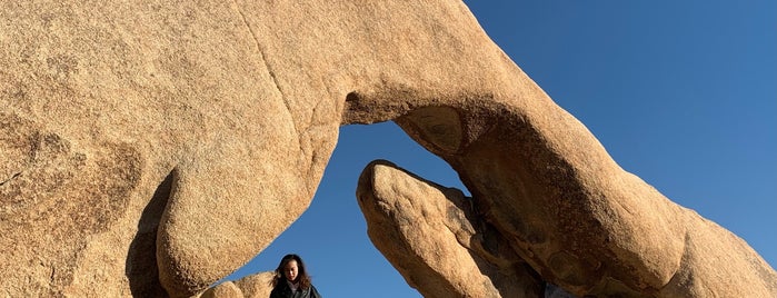 Arch Rock is one of Tempat yang Disukai Lucas.