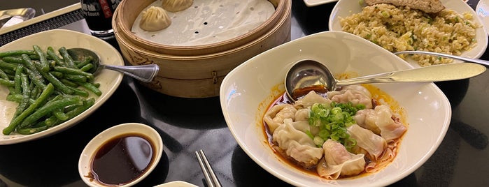 Din Tai Fung 鼎泰豐 is one of SF.