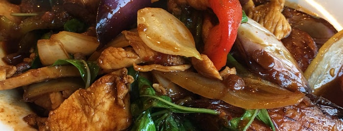 Siam Restaurant is one of The 15 Best Places for Cashews in Sacramento.