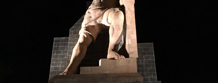 Monumento a El Pípila is one of Crucio enさんのお気に入りスポット.