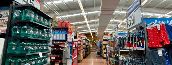 Walmart is one of Lugares favoritos de Crucio en.