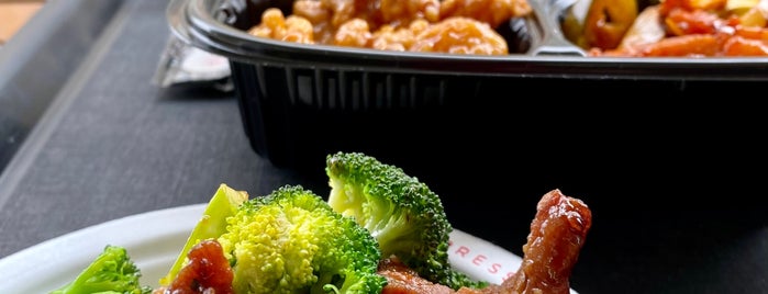 Panda Express is one of Lugares favoritos de Crucio en.