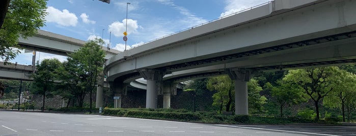 竹橋JCT is one of 首都高速都心環状線.