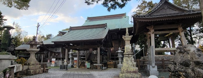 八葉山 求聞持院 禅師峰寺 (第32番札所) is one of 四国八十八ヶ所.