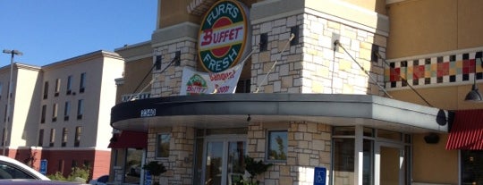 Furr's Fresh Buffet is one of สถานที่ที่ Matthew ถูกใจ.