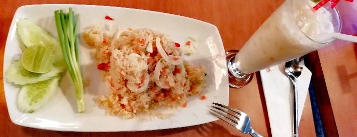 Wok (Thai & International Cuisine) is one of Tempat yang Disukai Güneş.