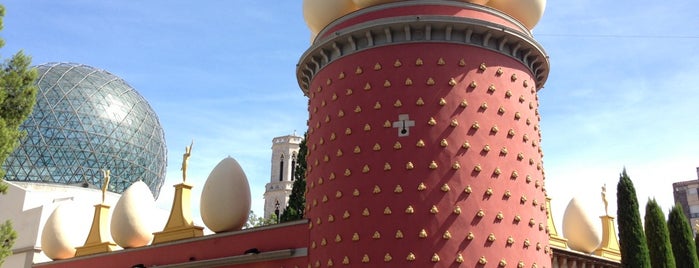 Teatre-Museu Salvador Dalí is one of Atrativos Barcelona.