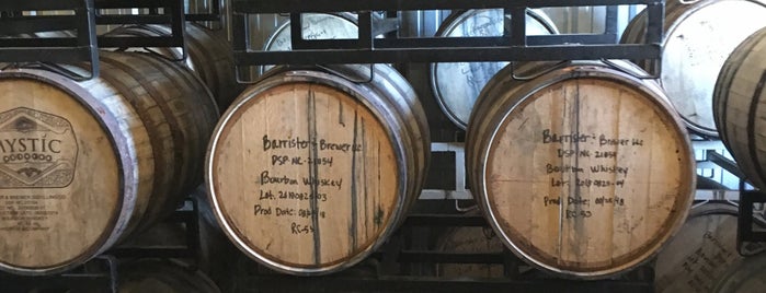 Mystic Bourbon Liqueur is one of สถานที่ที่ Tom ถูกใจ.