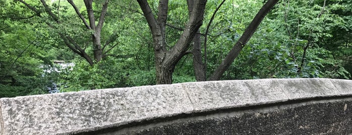 Hester Bridge is one of Charles'in Beğendiği Mekanlar.