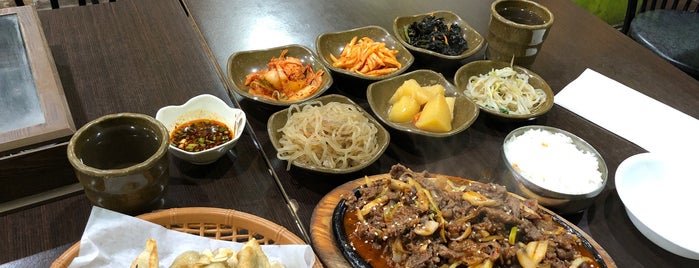 Sunrise House Korean Restaurant 해뜨는집 is one of Want to try.