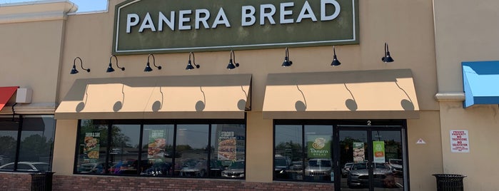 Panera Bread is one of สถานที่ที่ NE ถูกใจ.
