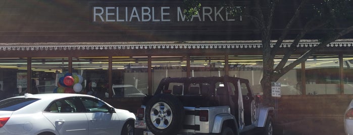 Reliable Market is one of Oak Bluffs.