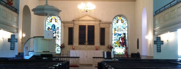 St. Paul's Episcopal Church (Founded 1640) is one of VA Cemeteries.