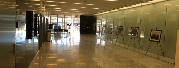 Federal Court House is one of Landmarks of Interest for J-Students.