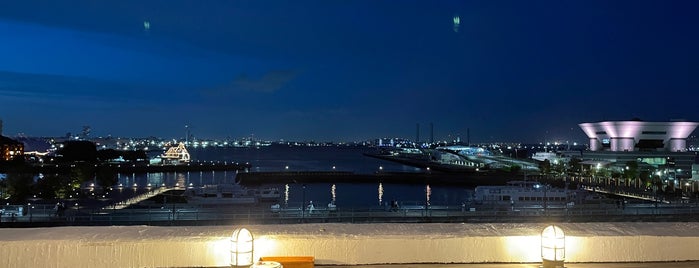 Bay Side Bistro 1-1 & The Rooftop is one of まだ行ってないところ.