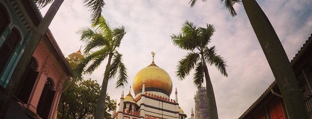 Masjid Sultan (Mosque) is one of Singapura.