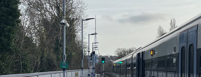 West Dulwich Railway Station (WDU) is one of places near my house.
