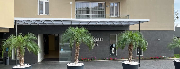 Hotel Duas Torres is one of Locais curtidos por georg.