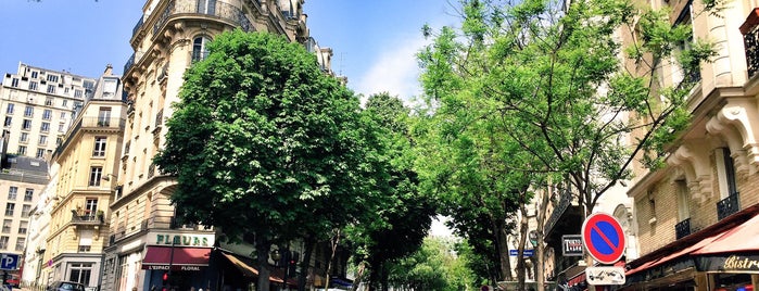 Rue Custine is one of Paříž.