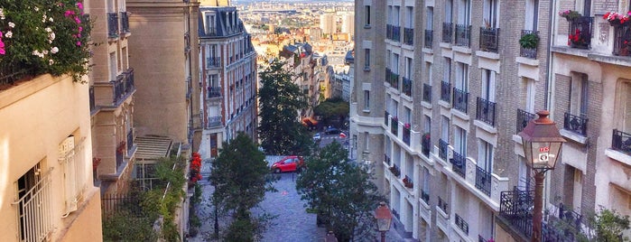 Rue du Mont-Cenis is one of Salut Paris 🇫🇷🥖.