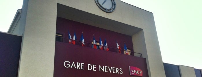 Gare SNCF de Nevers is one of Locais curtidos por Amby.