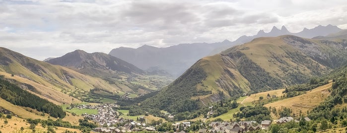 Saint-Sorlin-d'Arves is one of Alpy - Les Sybelles.