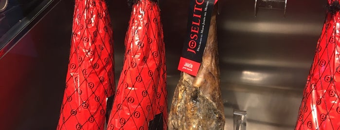 Joselito's is one of Comer en Madrid.