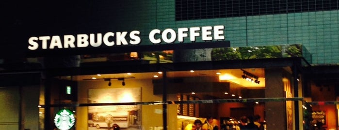 Starbucks is one of dawn in 東京.