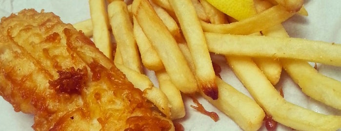 Nemo's Fish & Chip Cafe is one of DinDin & Cafe ♡.